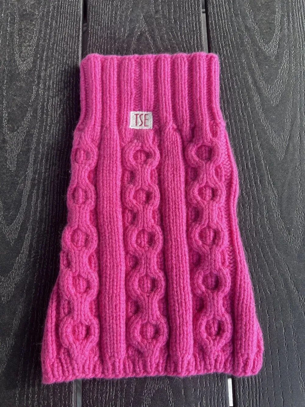 TSE Dog 100% Cashmere Sweater Size Small Hot Pink Cable Knit quiet luxury
